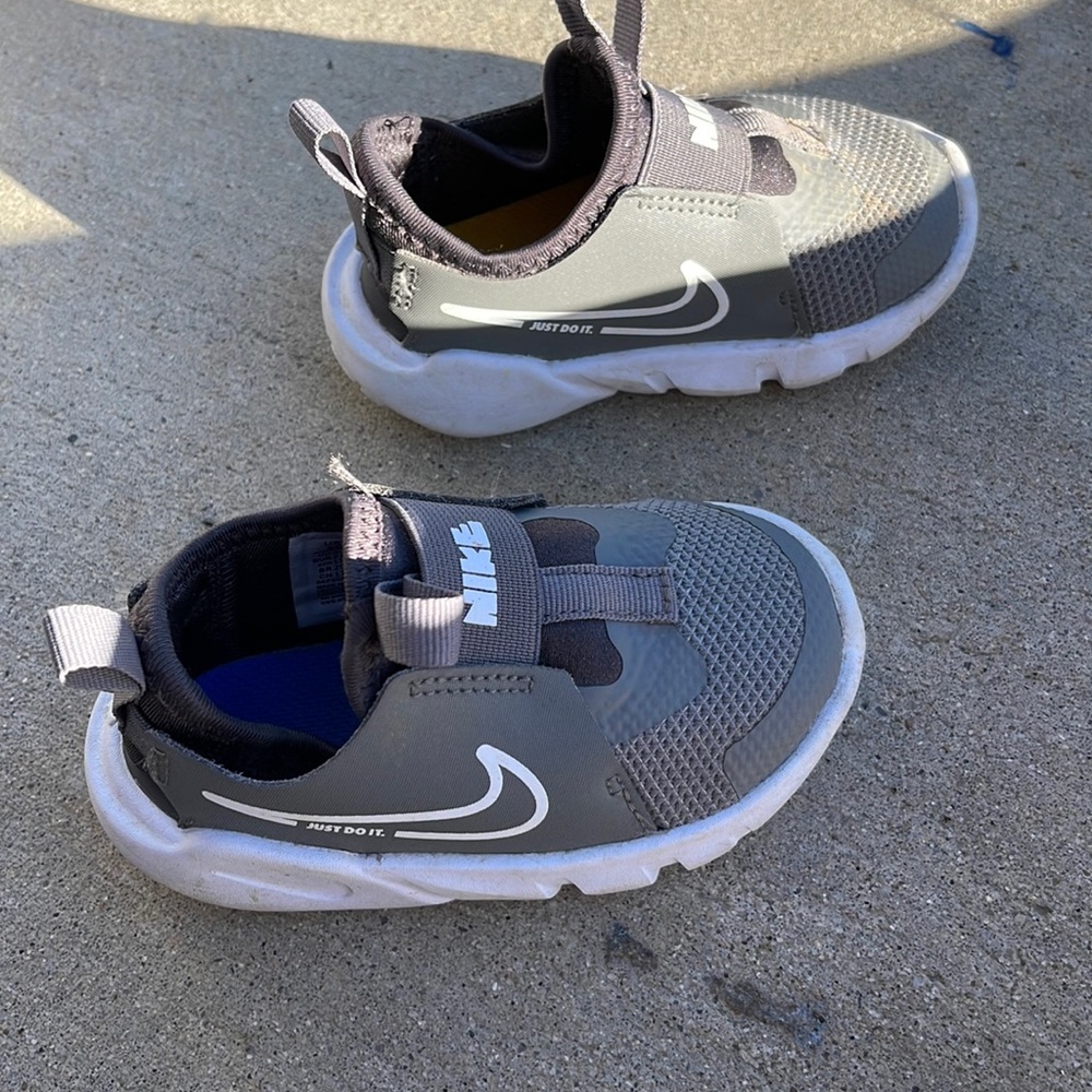 Toddler nike shoes